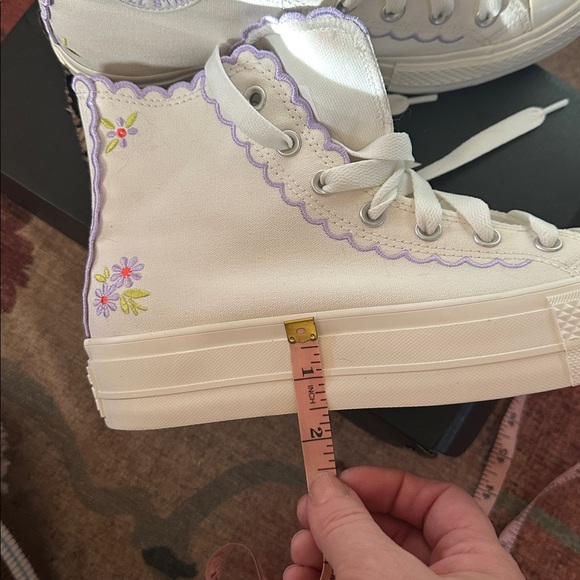 Converse - Picture 7 of 8